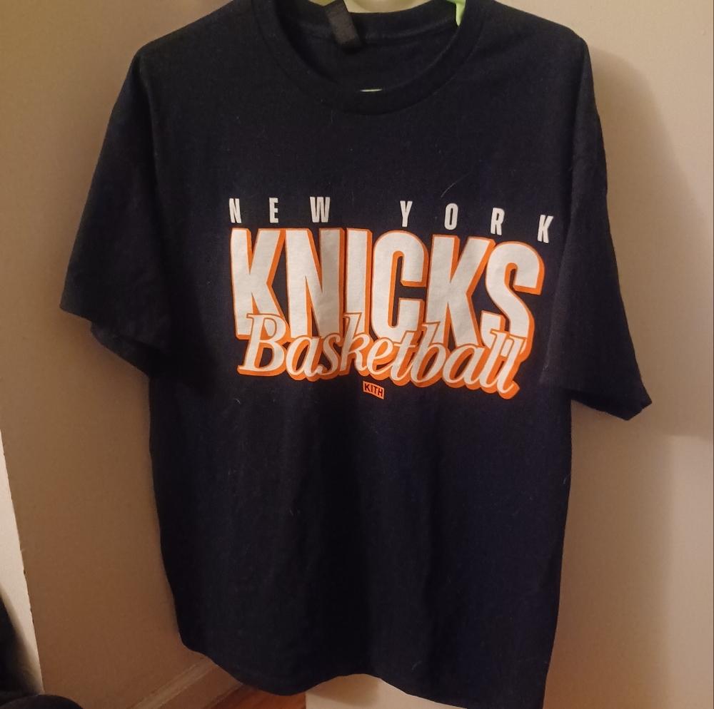 NEW YORK NY KNICKS KITH MEN'S SHORT SLEEVE ACTIVE BASKETBALL PROMO TSHIRT